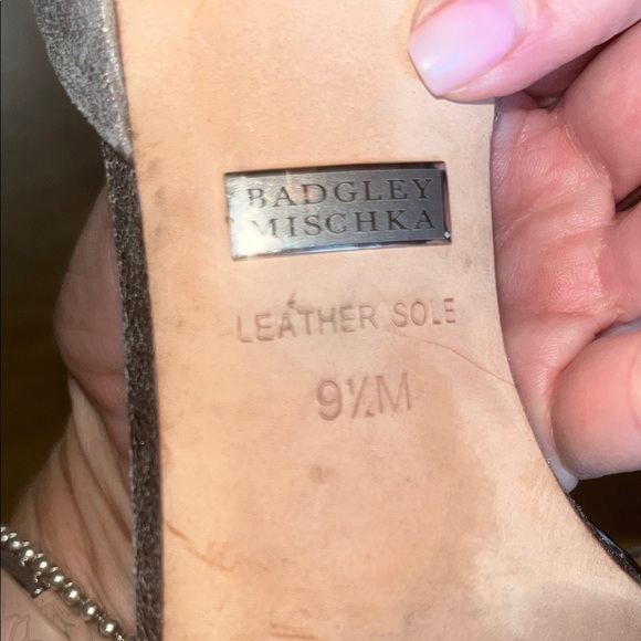 Badgley Mischka Metallic Silver Embellished Heels  SZ 9 1/2 M w/ dust bag - Picture 13 of 15